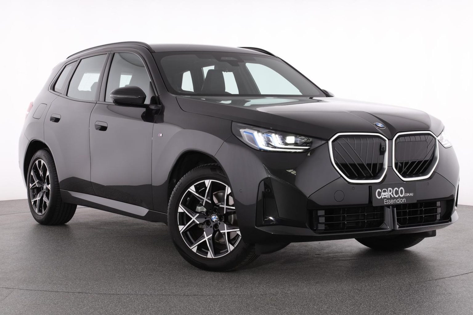 Studio vehicle image 16