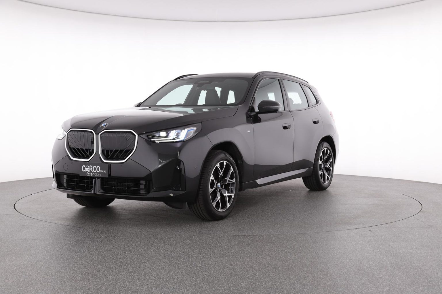 Studio vehicle image 10