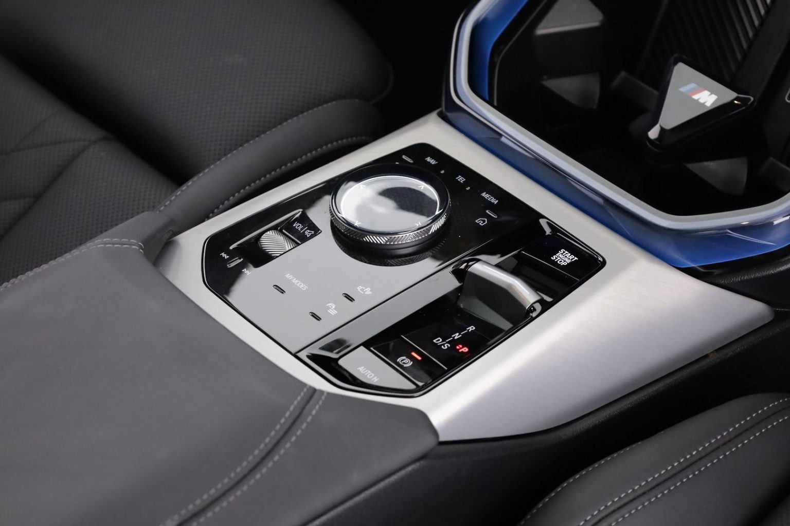 Studio vehicle image 14