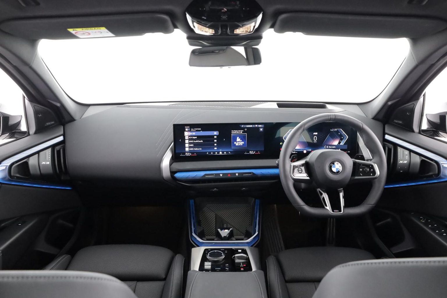 Studio vehicle image 13