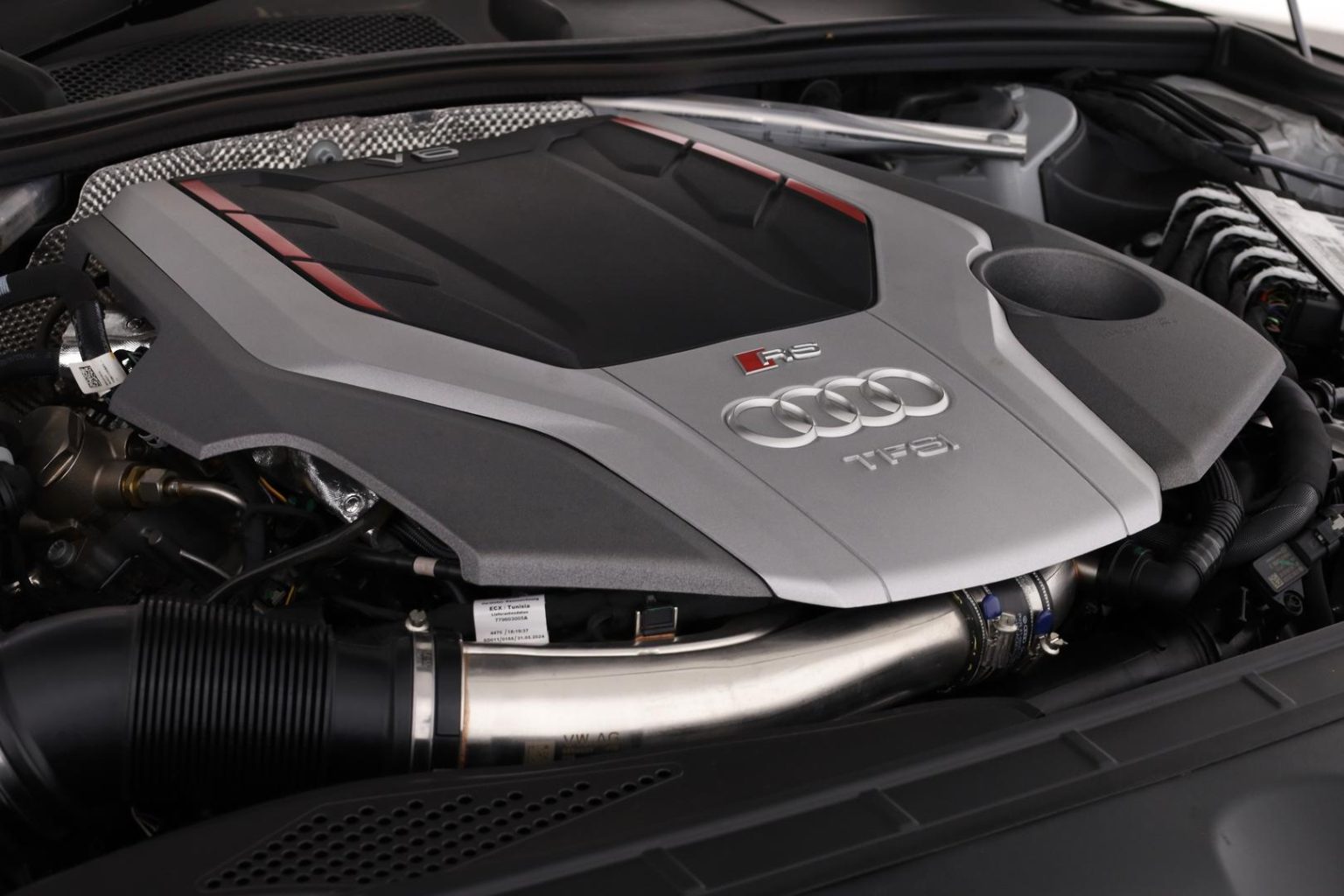 Studio vehicle image 03